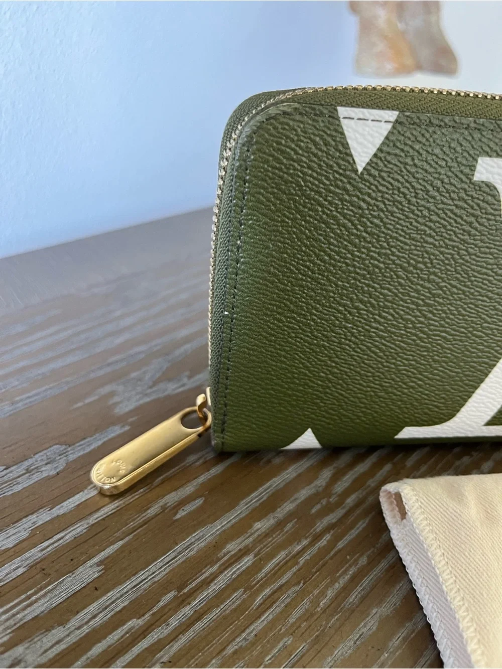 Louis Vuitton Monogram Giant Zippy Wallet